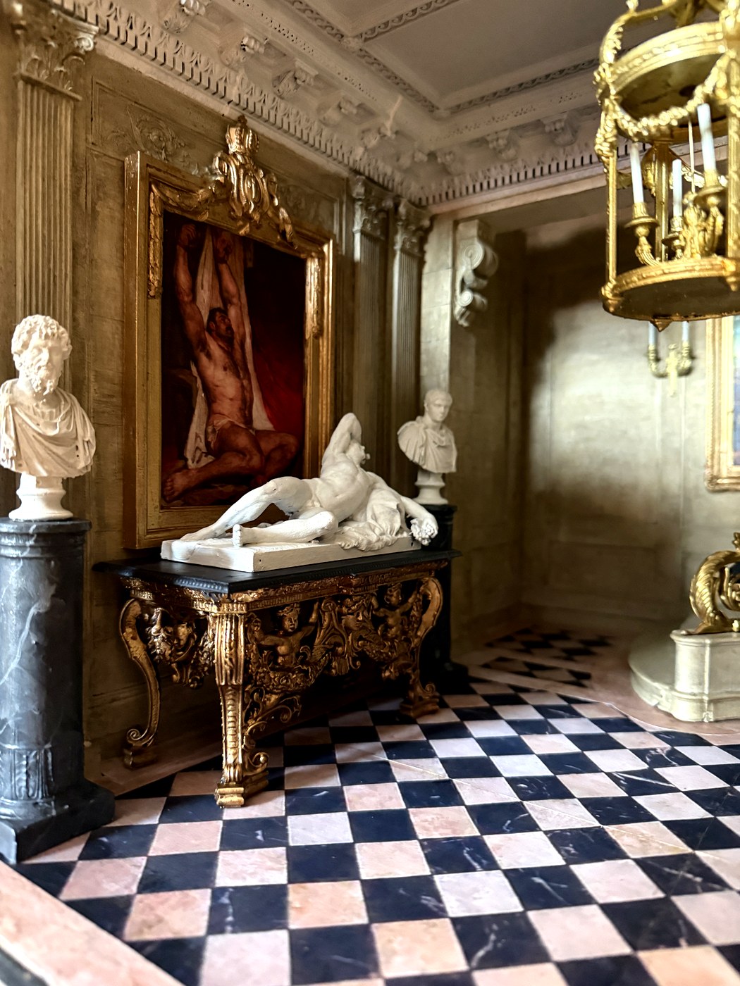 Louis XVI entrance hall door surround with busts — 1:12 scale Marly Collection miniature architecture